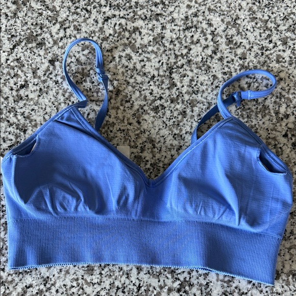 lululemon athletica Vibrant Blue Ebb to Street Bra - Picture 4 of 6